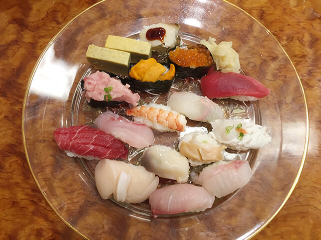 寿司屋さんでおまかせ握り